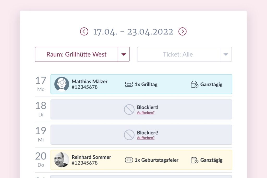 Screenshot des Buchungskalenders für Raumanbieter mit belegten und blockierten Tagen.